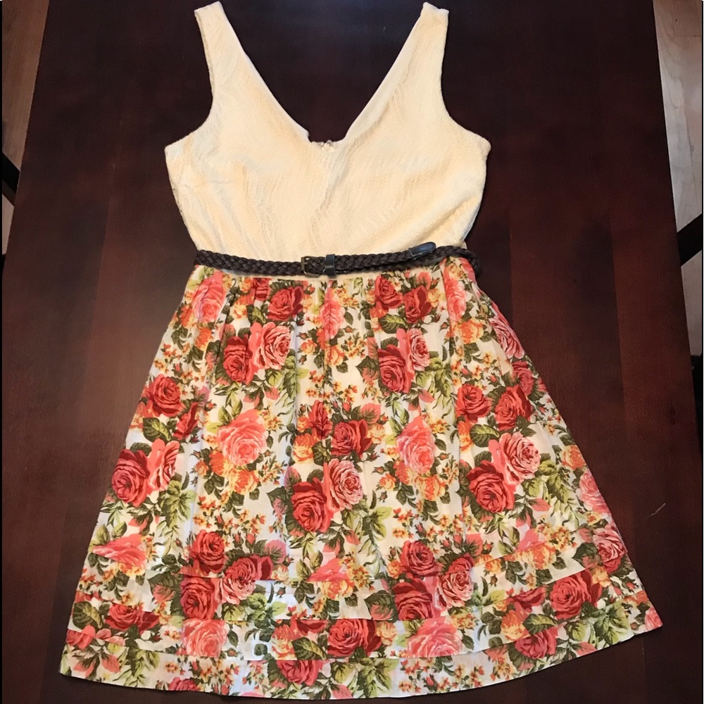 Beautiful Lace & Floral Dress